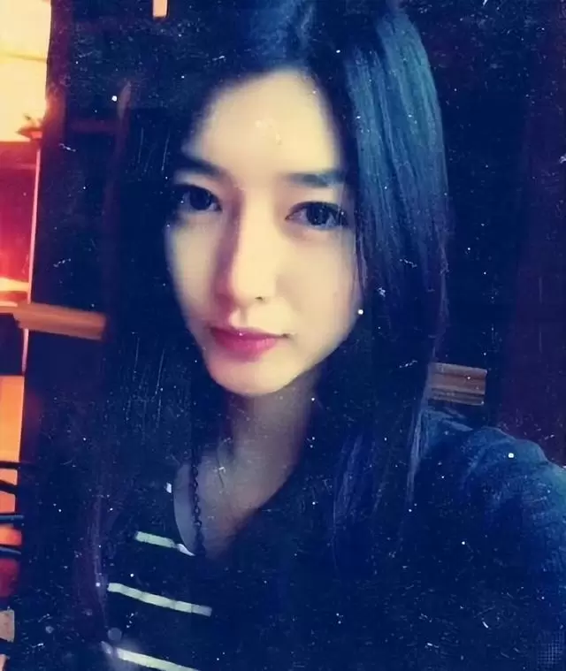 江疏影现身北京电影节后续讨论升温：现场图