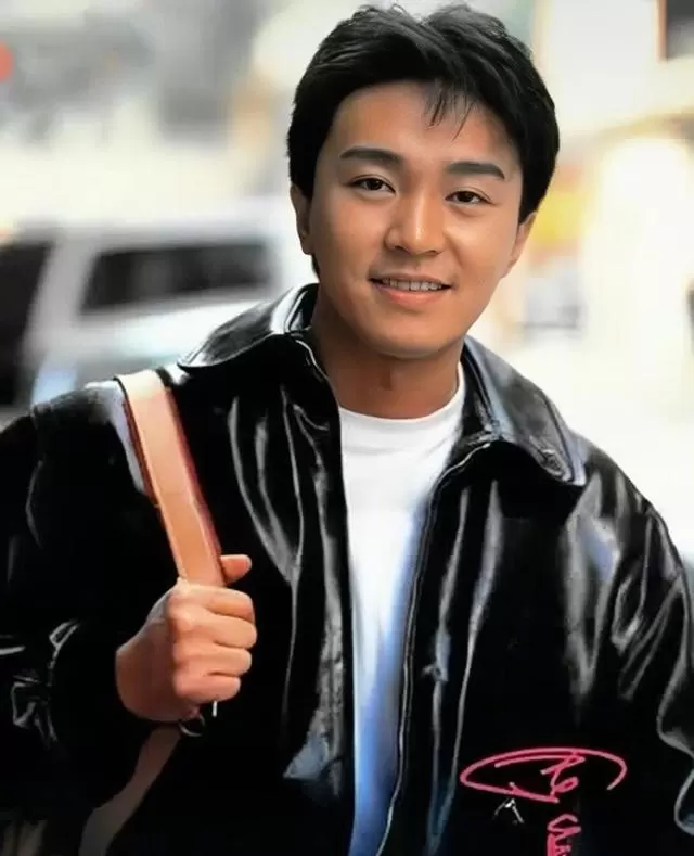 梁家辉1993年凭《92黑玫瑰对黑玫瑰》获金像奖影帝：现场图