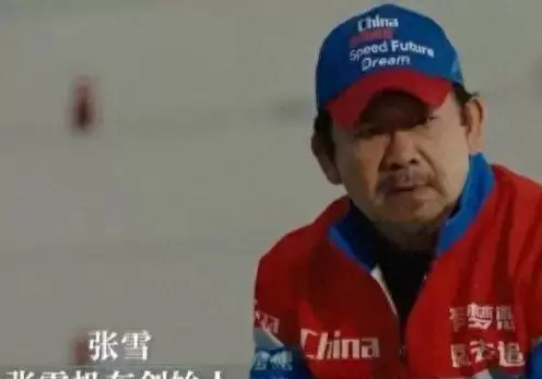 姜武出演张雪微短剧引年龄争议，《有梦就去追》上线即现真实感碰撞：资讯配图